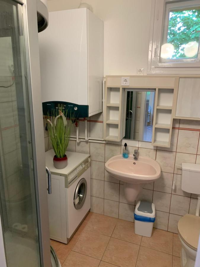 Eoetvoes Vendeghaz Villa Hajdúszoboszló Exterior foto