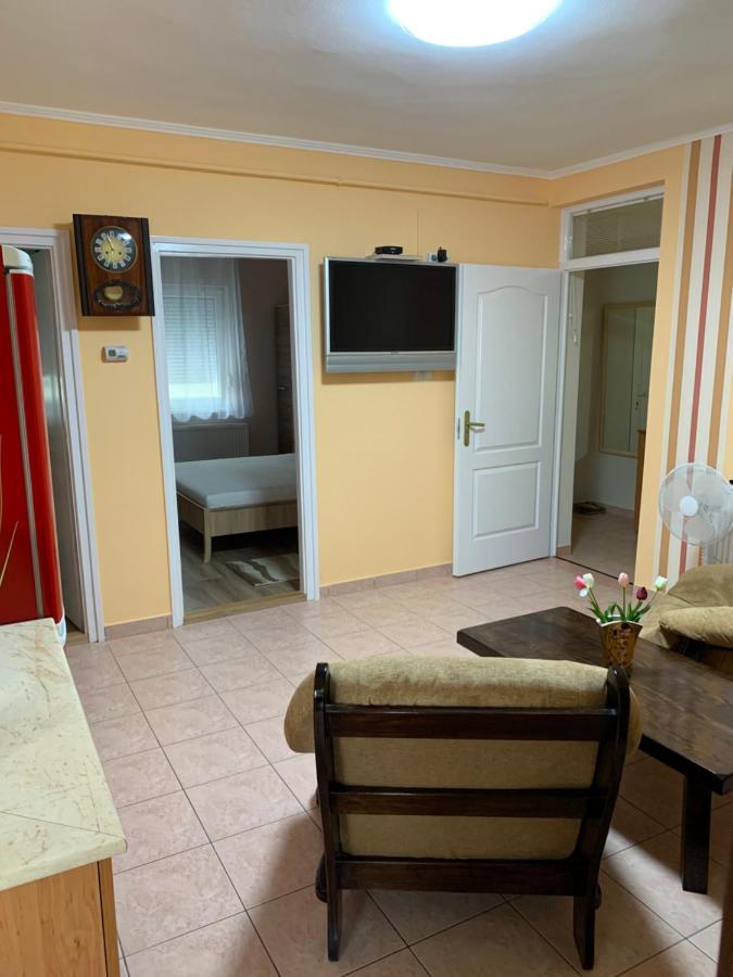 Eoetvoes Vendeghaz Villa Hajdúszoboszló Exterior foto